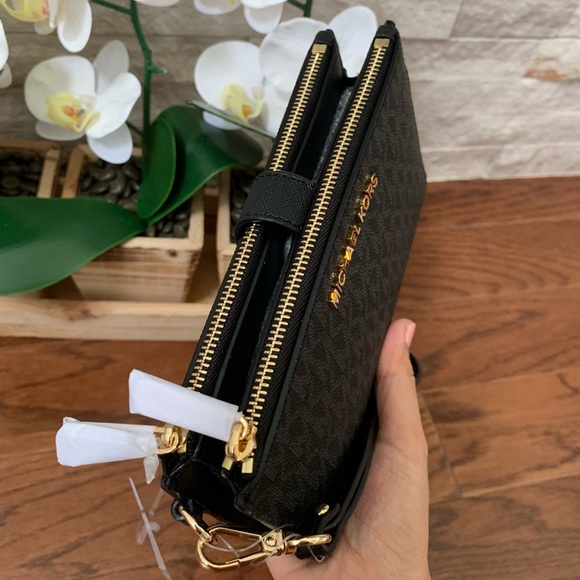 Michael Kors Jet Set Double Zip Wristlet - Picture 2 of 6